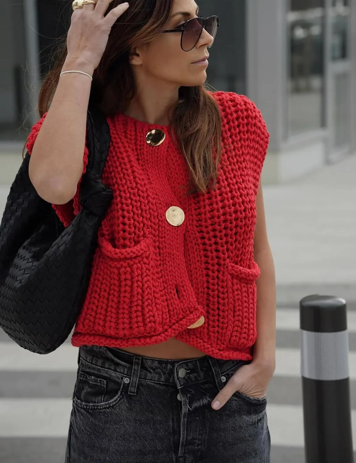 Perbai Womens Button Down Crop Sweater Vest Sleeveless Cable Knit Cropped Cardigan with Pockets