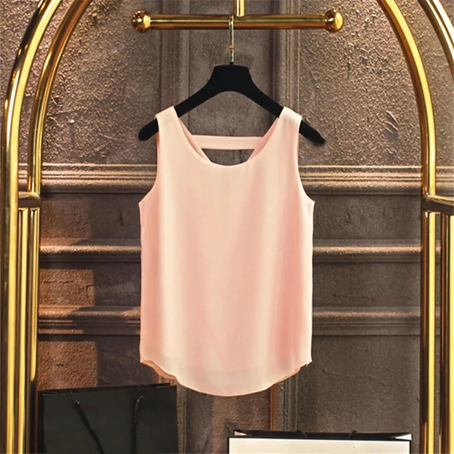 Women's Lightweight Chiffon Vest Summer Breathable U-Neck Sleeveless Blouse Loose Fit Flowy Top for Casual Work